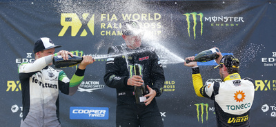 press_2019_07_can_podium_-502
