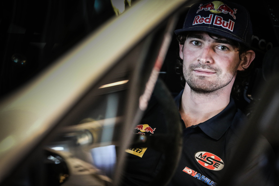 Timerzyanov mění Peugeot za Ford