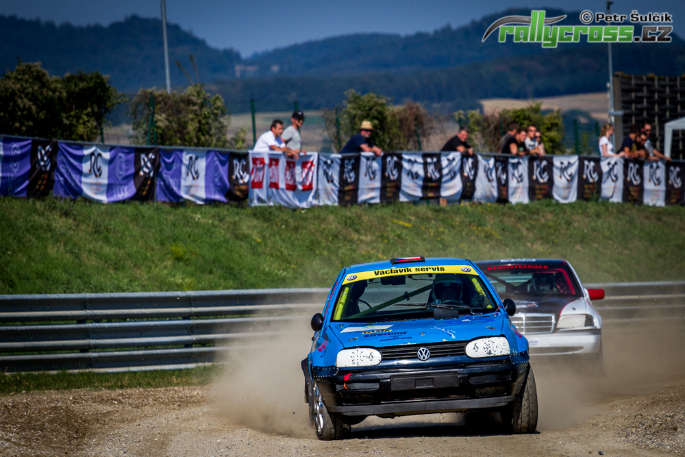 Václavík vyráží za obhajobou