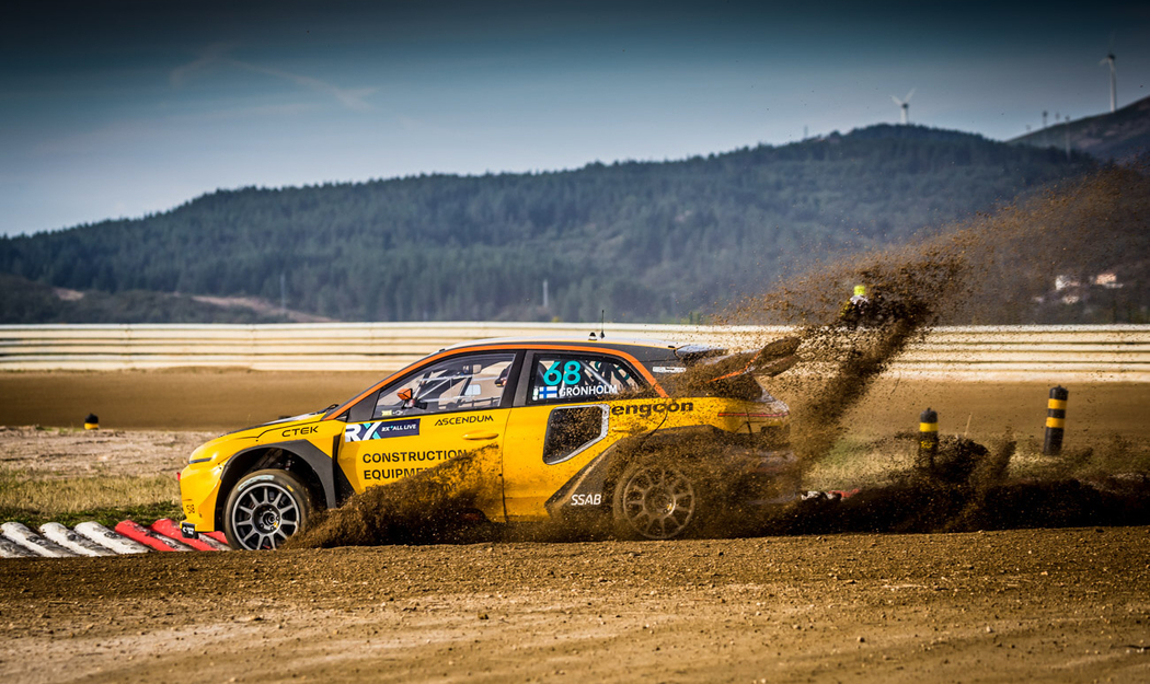 Niclas Grönholm pokračuje v MS!