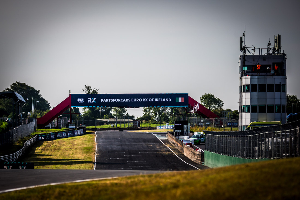 Před startem...Mondello Park