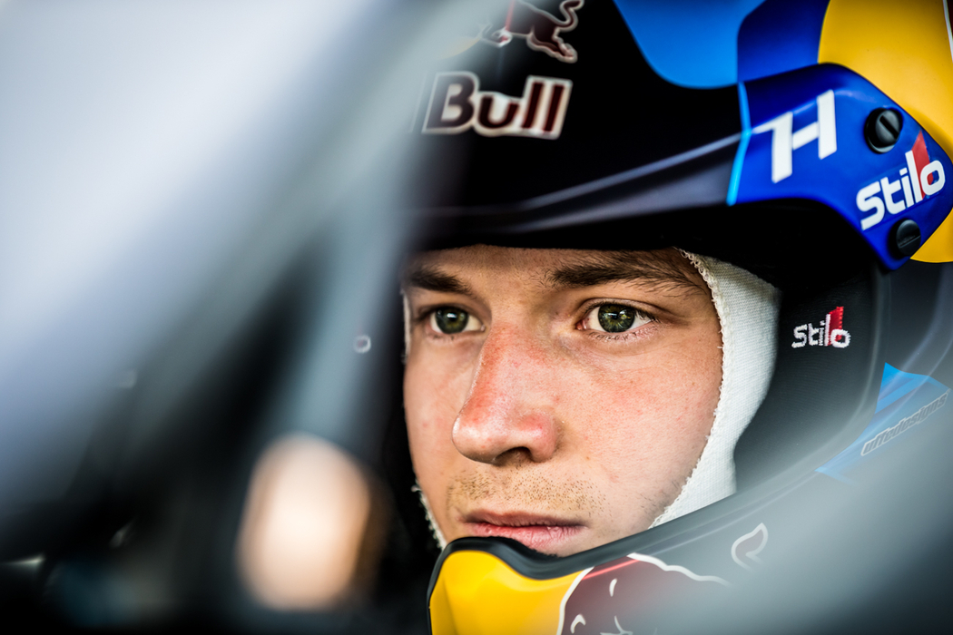 První závod v Barceloně vyhrál Timmy Hansen!