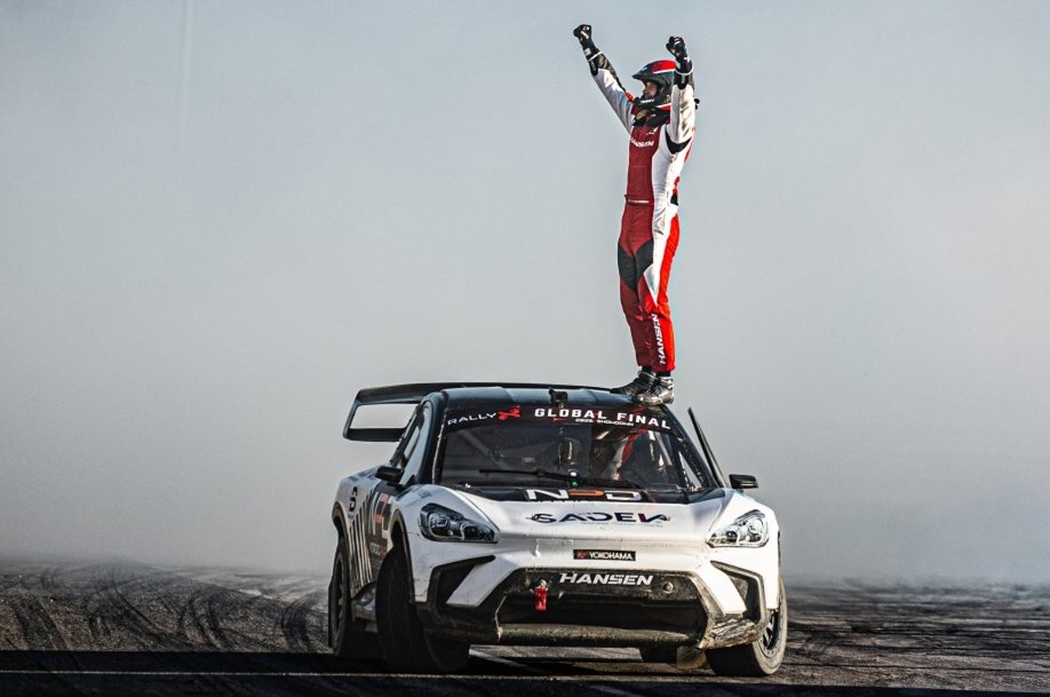 Timmy Hansen v&iacute;tězem RallyX Global Final!