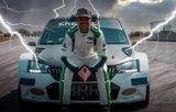 Mikkelsen za volantem elektrické fabie
