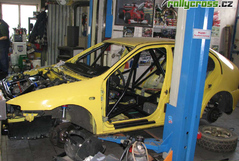 V Dobřanech se staví nový Seat Leon