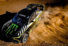 Pastrana a Larsson vítězi závodů Nitro Rallycross ve Phoenixu