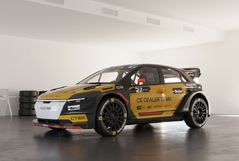 Tým CE Dealer do sezony v pozměněném designu