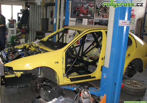 V Dobřanech se staví nový Seat Leon