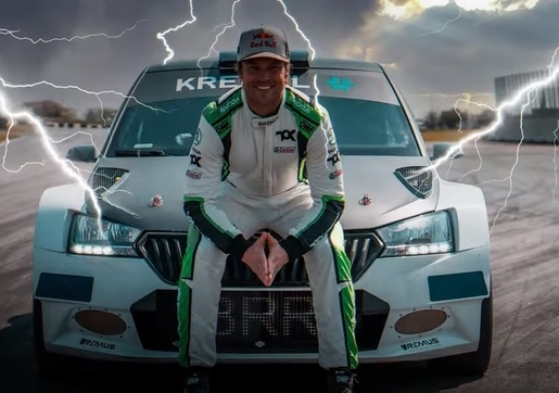 Mikkelsen za volantem elektrické fabie