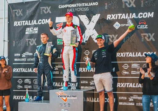 Teješ poprvé vyhrál závod v Super1600!