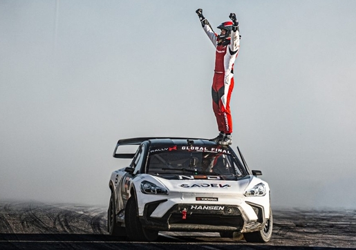 Timmy Hansen vítězem RallyX Global Final!
